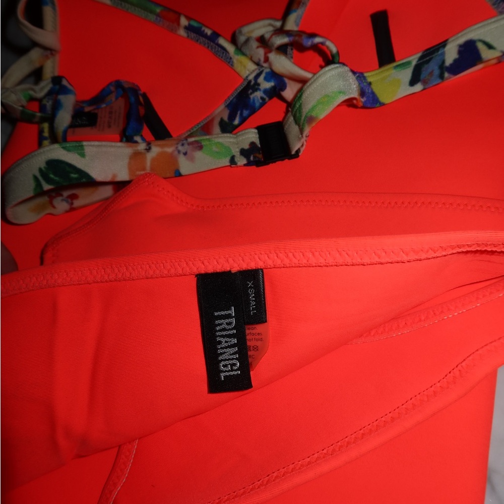 Triangl Bikini (Bag Included!) - Picture 3 of 4